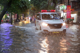 Bão số 4 giật cấp 13, Bắc Bộ mưa rất lớn