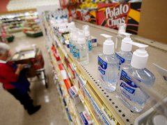 7 người Việt lừa đảo gần 1 triệu USD: Bộ Ngoại giao đánh giá cao hợp tác của Mỹ