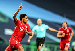 Hủy diệt Lyon, Bayern gặp PSG ở chung kết Champions League