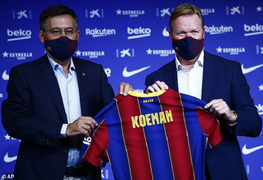 HLV Ronald Koeman đeo khẩu trang, cầm áo đấu ra mắt Barcelona