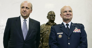 Hơn 70 cựu quan chức đảng Cộng hòa quay lưng với Trump, kêu gọi bầu cho Biden