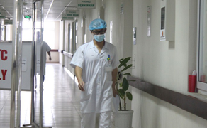 Bệnh nhân 76 tuổi ở Hà Nội khỏi COVID-19 