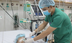 Theo ông nội đi câu, 2 em nhỏ bị đuối nước