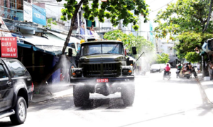 3 tiểu thương, 1 nhân viên quản lý mắc COVID-19, Đà Nẵng phun khử khuẩn các chợ