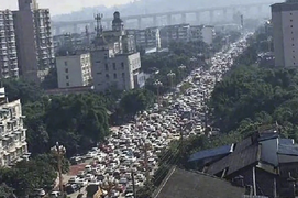 Rò rỉ hóa chất ở thành phố của Trung Quốc, dân hoảng loạn đi sơ tán