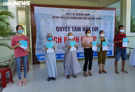 Nữ sinh viên dương tính trở lại với SARS-CoV-2 sau 4 ngày xuất viện