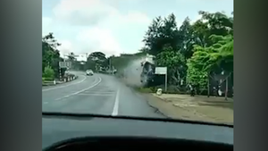 Video: Kinh hãi cảnh xe tải lấn làn, tông chết một người đàn ông tại Lâm Đồng