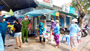 Người đi chợ mắc COVID-19, Đà Nẵng phát thông báo khẩn