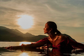 Hoa hậu H'Hen Niê dậy từ 3h để chụp bộ ảnh 'chạm vào ánh mặt trời'