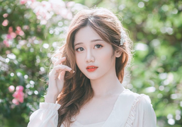 10X ĐH Kinh tế quốc dân 'gây thương nhớ' với gương mặt khả ái, đôi mắt to tròn