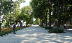 Vỉa hè Hồ Gươm khoác lên mình 'bộ áo mới'