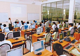 Bộ Công an đề xuất người học lái ô tô được tự học lý thuyết tại nhà