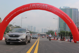 Sau 23 năm, 'nút thắt cổ chai' đường Nguyễn Văn Huyên, Hà Nội được giải tỏa
