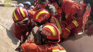 Sập nhà hàng ở Trung Quốc: 17 người chết, hàng chục người bị vùi lấp