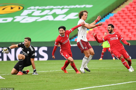 Cầu thủ từng 4 lần đối đầu Công Phượng tỏa sáng, Liverpool vẫn thua đau Arsenal