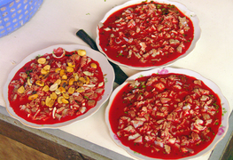 Ăn tiết canh lợn, thanh niên ở Hà Nội hôn mê suýt chết