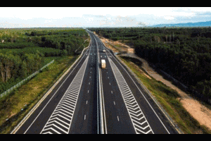 Thủ tướng: Bảo đảm tiến độ khởi công 3 dự án trên tuyến Bắc - Nam trong tháng 9