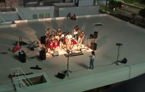 Xem biểu diễn nhạc sống trên sân thượng khách sạn mùa COVID-19 ở Mỹ