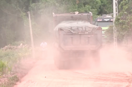 Người dân Bắc Giang khốn khổ vì ở gần mỏ đất 