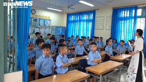 Sáng nay, hơn một triệu học sinh TP.HCM tựu trường 