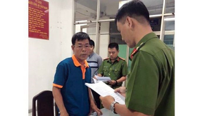 Toà trả hồ sơ vụ phó chánh án xâm phạm chỗ ở người khác