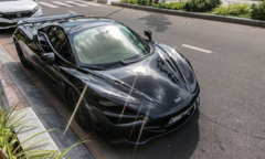 Cận cảnh McLaren 720S Spider màu đen độc nhất Việt Nam