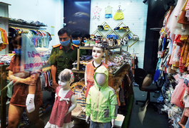 Cướp tấn công táo tợn nữ nhân viên bán quần áo trẻ em ở TP.HCM