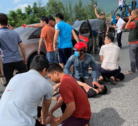 Công an Hà Tĩnh ép xe tội phạm, trấn áp nhóm buôn ma túy như phim hành động