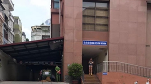 Nam thanh niên rơi từ tầng cao chung cư xuống đất thiệt mạng