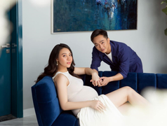Ảnh: Đàm Thu Trang tình tứ bên Cường 'Đô La' khi mang bầu tháng cuối