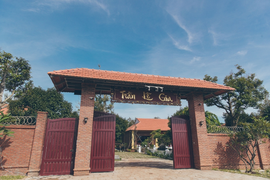 Video: Ngắm biệt phủ 10.000 m2 của Lý Nhã Kỳ xây tặng mẹ