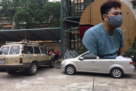 Thuê dịch vụ cứu hộ giao thông cẩu trộm 2 ô tô tại sân chung cư