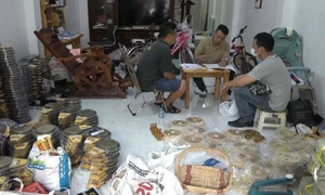 Phá đường dây 'khủng' làm giả phụ tùng xe máy ở TP.HCM