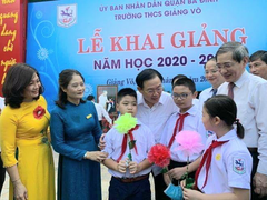Lễ khai giảng đặc biệt của gần 23 triệu học sinh giữa mùa COVID-19