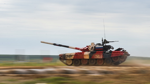 Thắng nghẹt thở trước Trung Quốc, Nga giành Huy chương vàng Tank Biathlon 2020