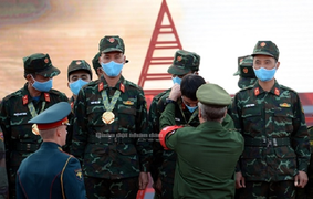 Đội tuyển Xe tăng Việt Nam nhận Huy chương vàng và Cúp vô địch