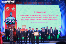 Đài Tiếng nói Việt Nam đón nhận Huân chương Lao động hạng Nhất 
