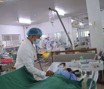 Tự ý uống thuốc chữa đau lưng, người phụ nữ 29 tuổi suýt chết