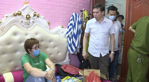 Khởi tố vụ án bố đẻ và tình nhân bạo hành bé gái 6 tuổi ở Bắc Ninh