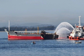 Quảng Ngãi: Nổ tàu chở dầu, 1 thuyền viên mất tích