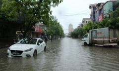 Thành phố Thái Nguyên ngập tứ bề sau trận mưa sầm sập lúc rạng sáng