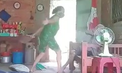 Con gái đổ rác vào mặt mẹ già: Nhiều người biết, sao không tố khi cụ còn sống?