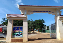 Vì sao hiệu trưởng THCS ở Đắk Lắk không cho học sinh tiểu học vào trường?