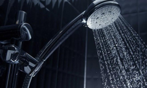 4 tác hại khôn lường của việc tắm đêm