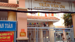 TP.HCM: Đình chỉ Hiệu trưởng Trường Tiểu học Trần Văn Ơn vì các khoản thu chi