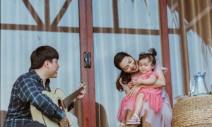 Ca sĩ Nguyễn Ngọc Anh công khai bố của con gái thứ hai trong MV mới