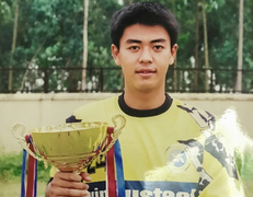 Tuấn Tú 'Về nhà đi con' tiếc nuối khi từ giã nghề cầu thủ