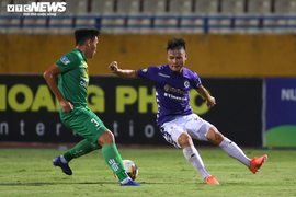 Bán kết Hà Nội FC vs CLB TP.HCM: Công Phượng vắng mặt, Quang Hải chiếm sân khấu?
