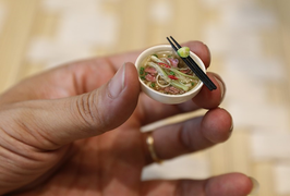 Những món ăn siêu tí hon làm bằng đất sét của cô gái 9X