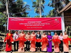 Khánh thành con đường mới tới trường cho các em học sinh xã Thanh Sơn